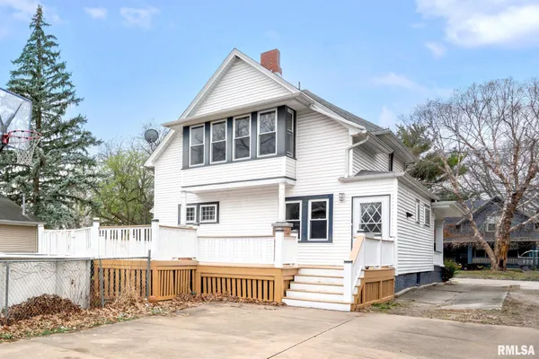 $140,000 | 655 North Cherry Street, Galesburg, IL 61401