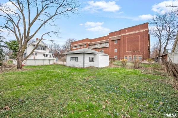 $140,000 | 655 North Cherry Street, Galesburg, IL 61401