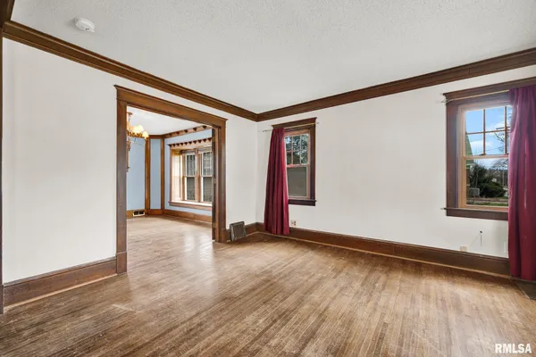 $140,000 | 655 North Cherry Street, Galesburg, IL 61401
