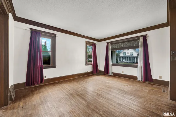 $140,000 | 655 North Cherry Street, Galesburg, IL 61401