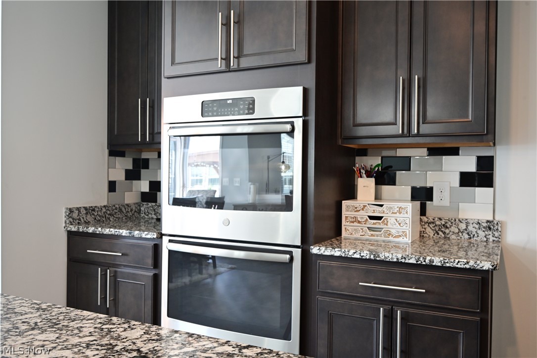 37377 Sandy Ridge Drive North Ridgeville, OH 44039 - Photo 8 of 35 Double Ovens!
