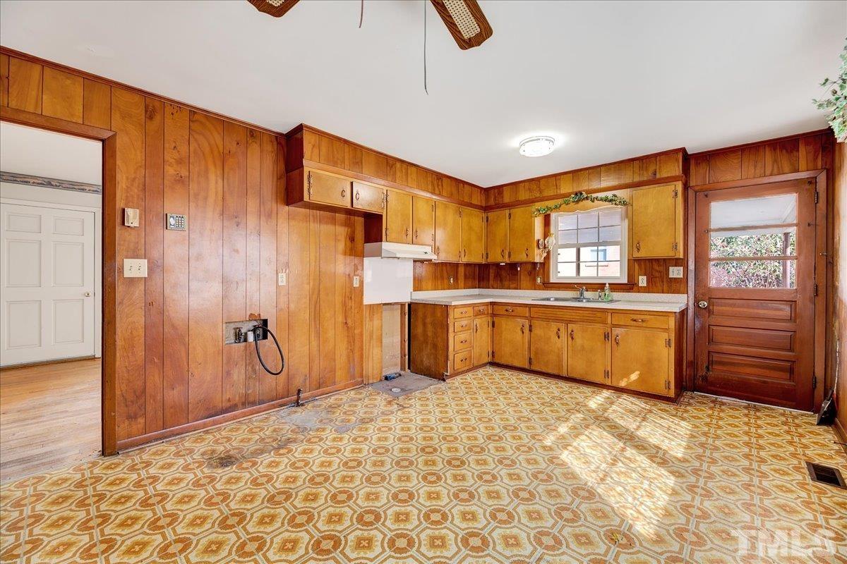 2109 Saturn Street Raleigh, NC 27603 - Photo 3 of 29 Gallery Image 3