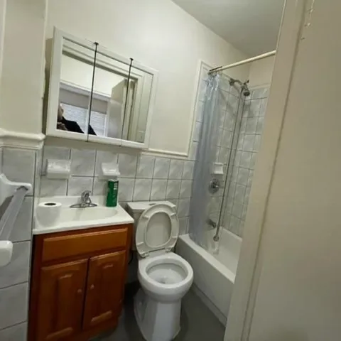 $1,372 | 418 Monastery Place, Unit 1R, Union City, NJ 07087