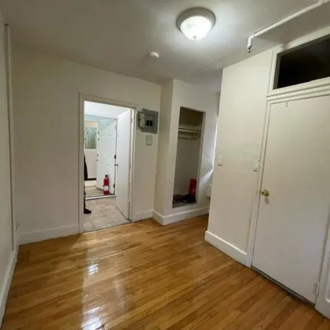 $1,372 | 418 Monastery Place, Unit 1R, Union City, NJ 07087