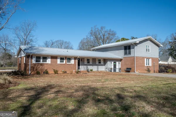 $510,000 | 110 Lakeview Drive, Winterville, GA 30683