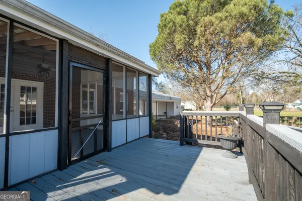 $510,000 | 110 Lakeview Drive, Winterville, GA 30683