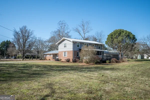 $589,000 | 110 Lakeview Drive, Winterville, GA 30683