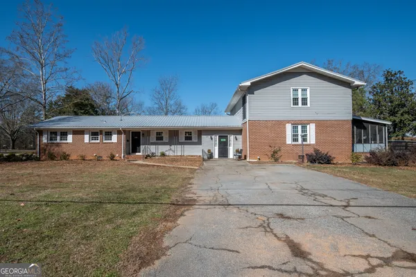 $510,000 | 110 Lakeview Drive, Winterville, GA 30683