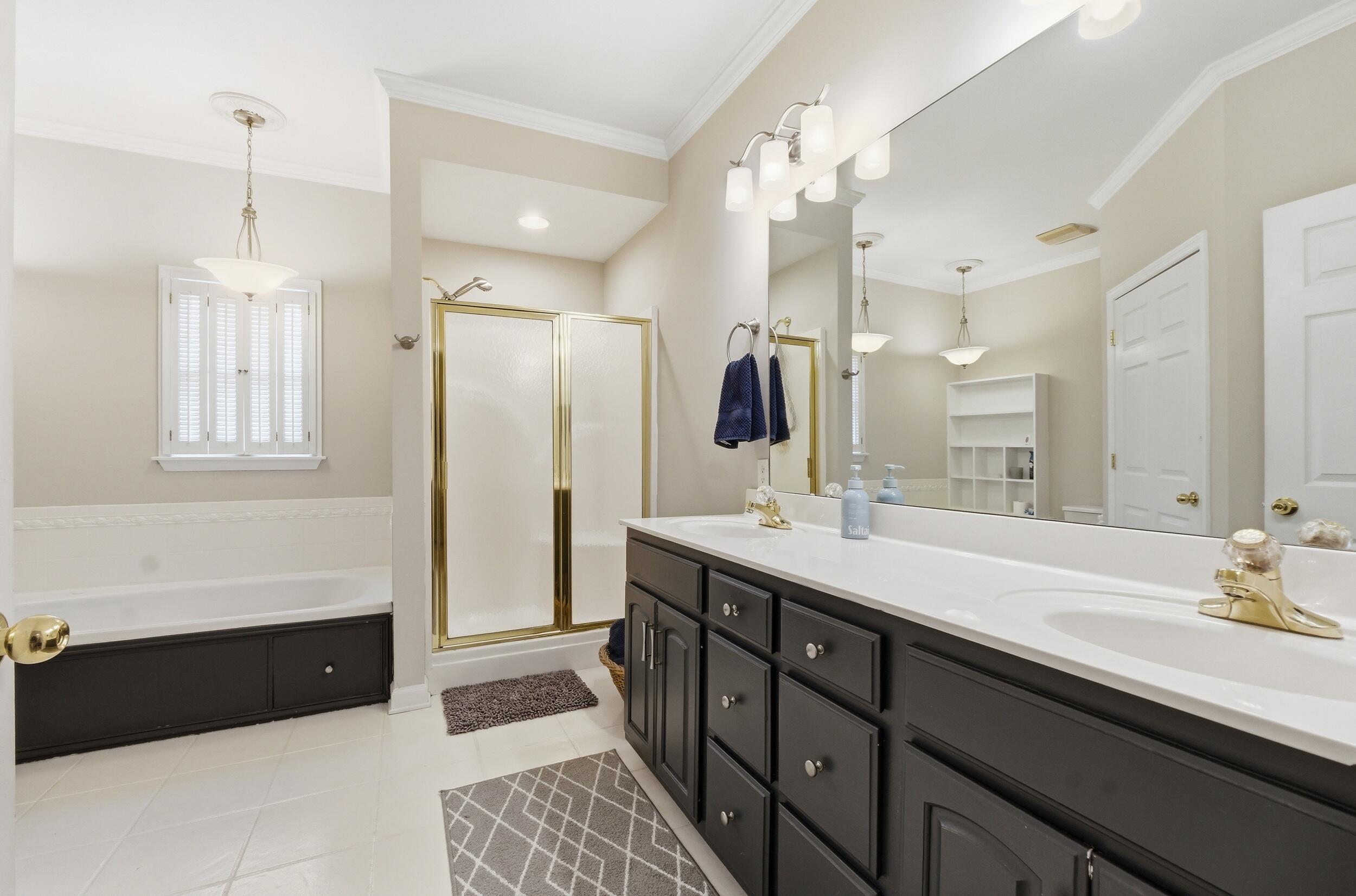 3200 Stage Run Hixson, TN 37343 - Photo 14 of 28 Primary Bath with Double Vanity