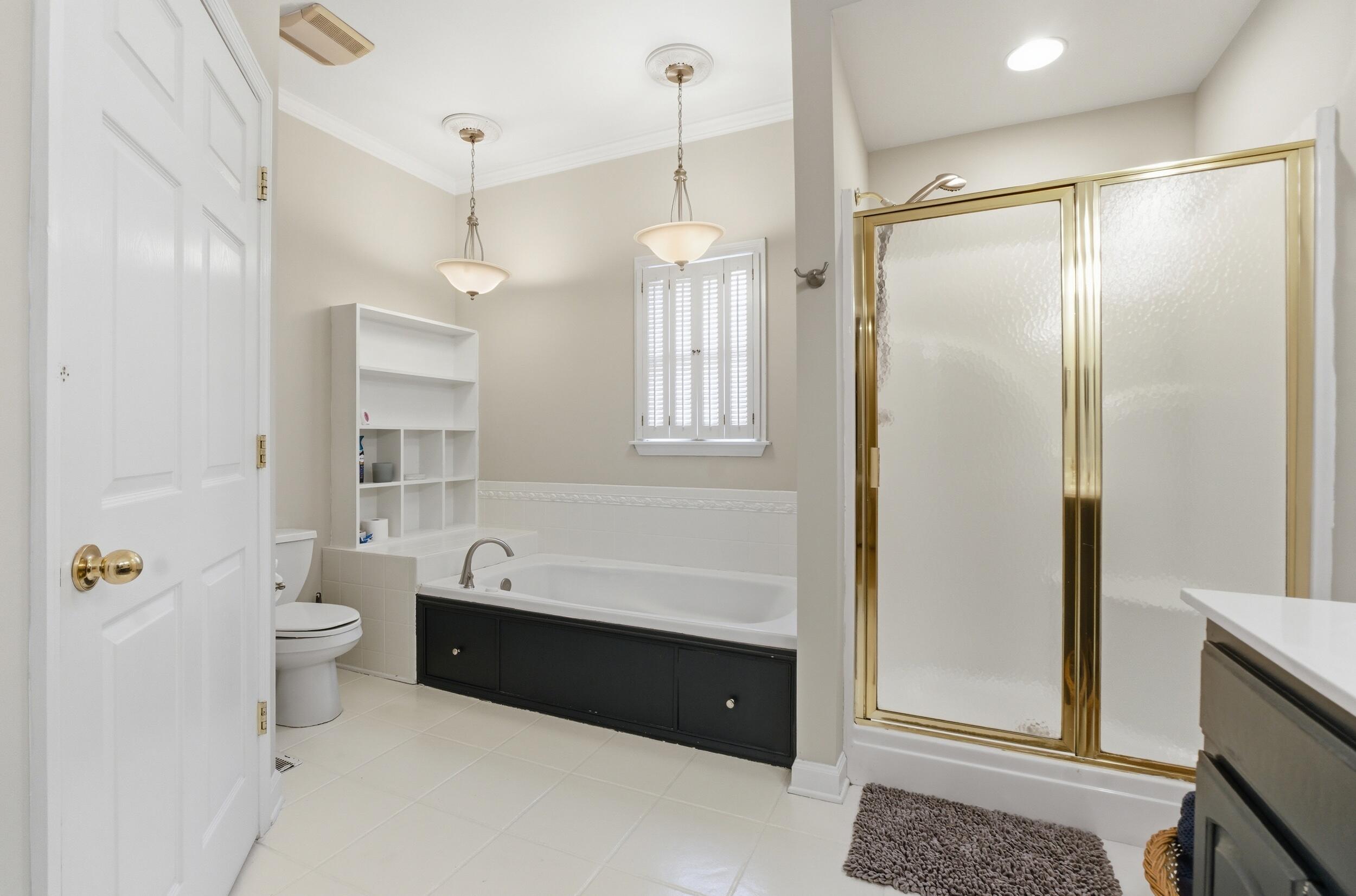 3200 Stage Run Hixson, TN 37343 - Photo 15 of 28 Walk in Shower and soaking Tub