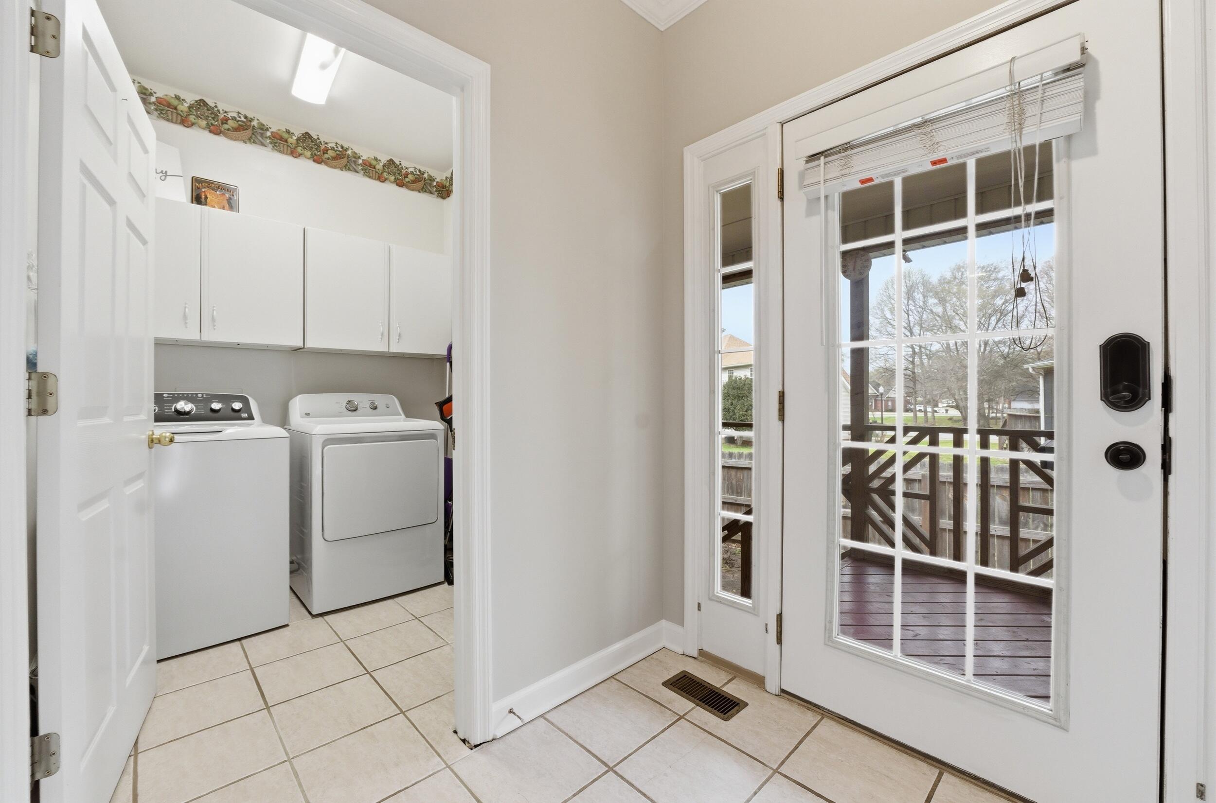 3200 Stage Run Hixson, TN 37343 - Photo 21 of 28 Laundry and Rear Porch Exit