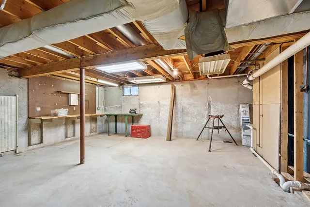 $635,000 | 9 Cardinal Road, Windham, NH 03087