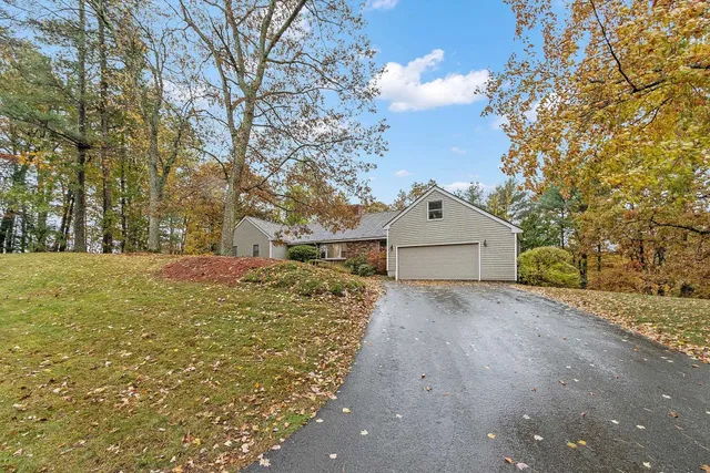 $635,000 | 9 Cardinal Road, Windham, NH 03087
