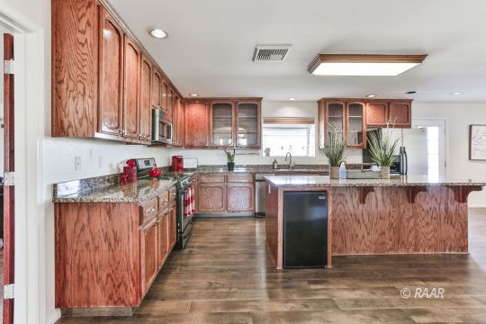 411 North Wildflower Street Ridgecrest, CA 93555 - Photo 6 of 35