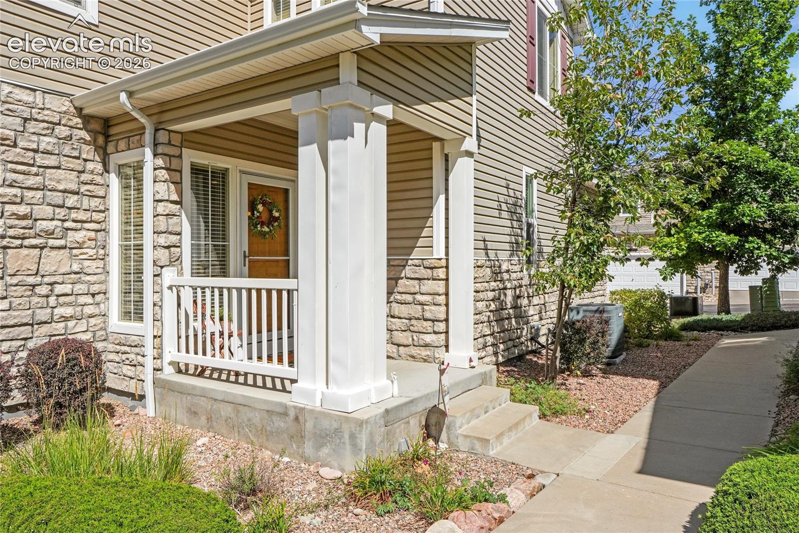 3931 Diamond Ridge View Colorado Springs, CO 80918 - Photo 7 of 40 Gallery Image 7