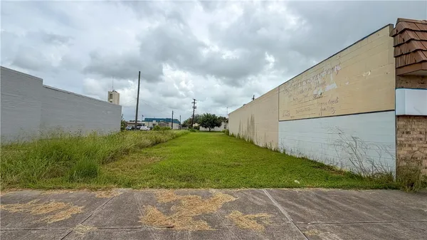 $44,900 | 521 East Main Avenue, Robstown, TX 78380