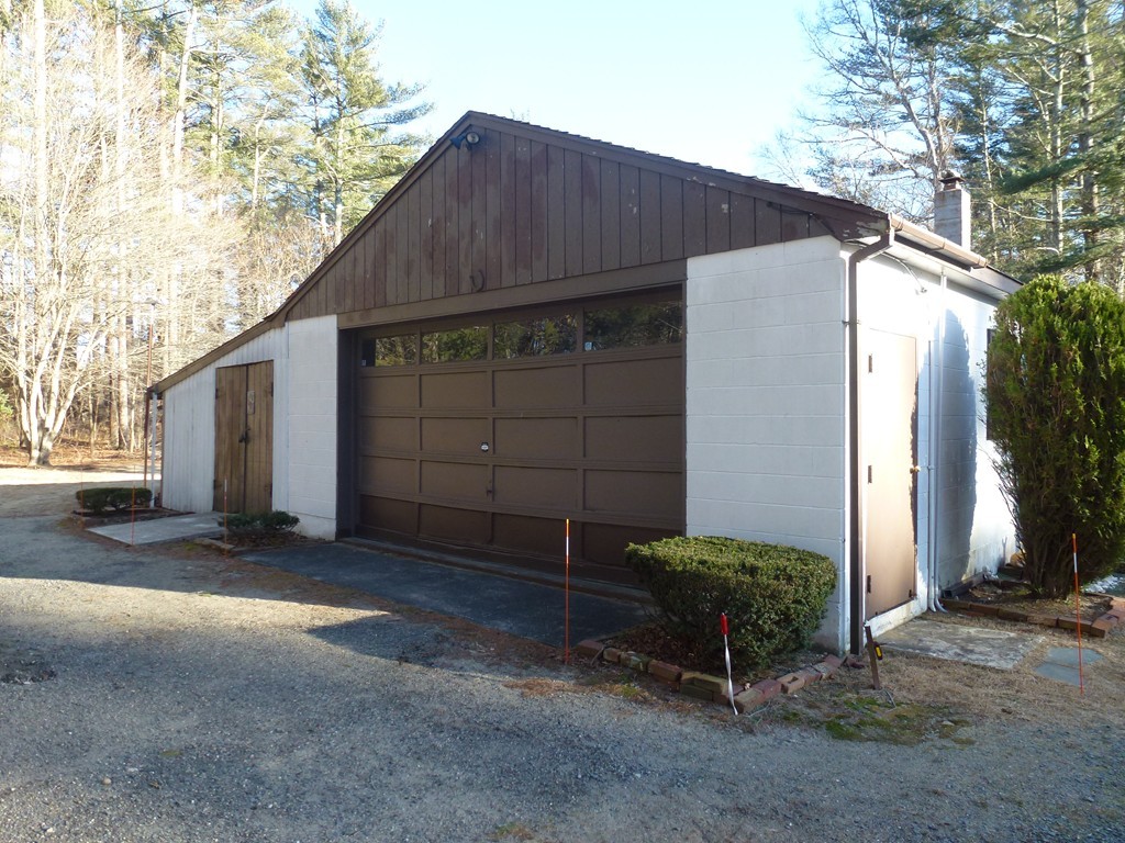 52 Rochester Road Carver, MA 02330 - Photo 7 of 24 Gallery Image 7