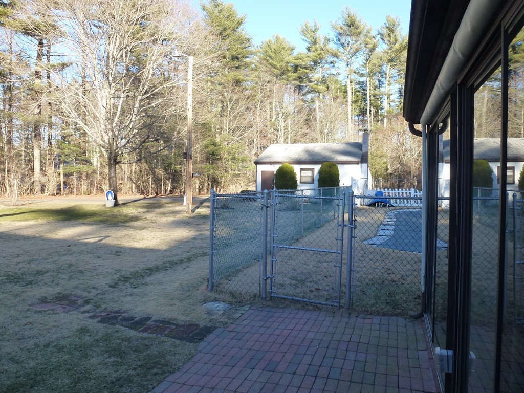 52 Rochester Road Carver, MA 02330 - Photo 9 of 24 Gallery Image 9
