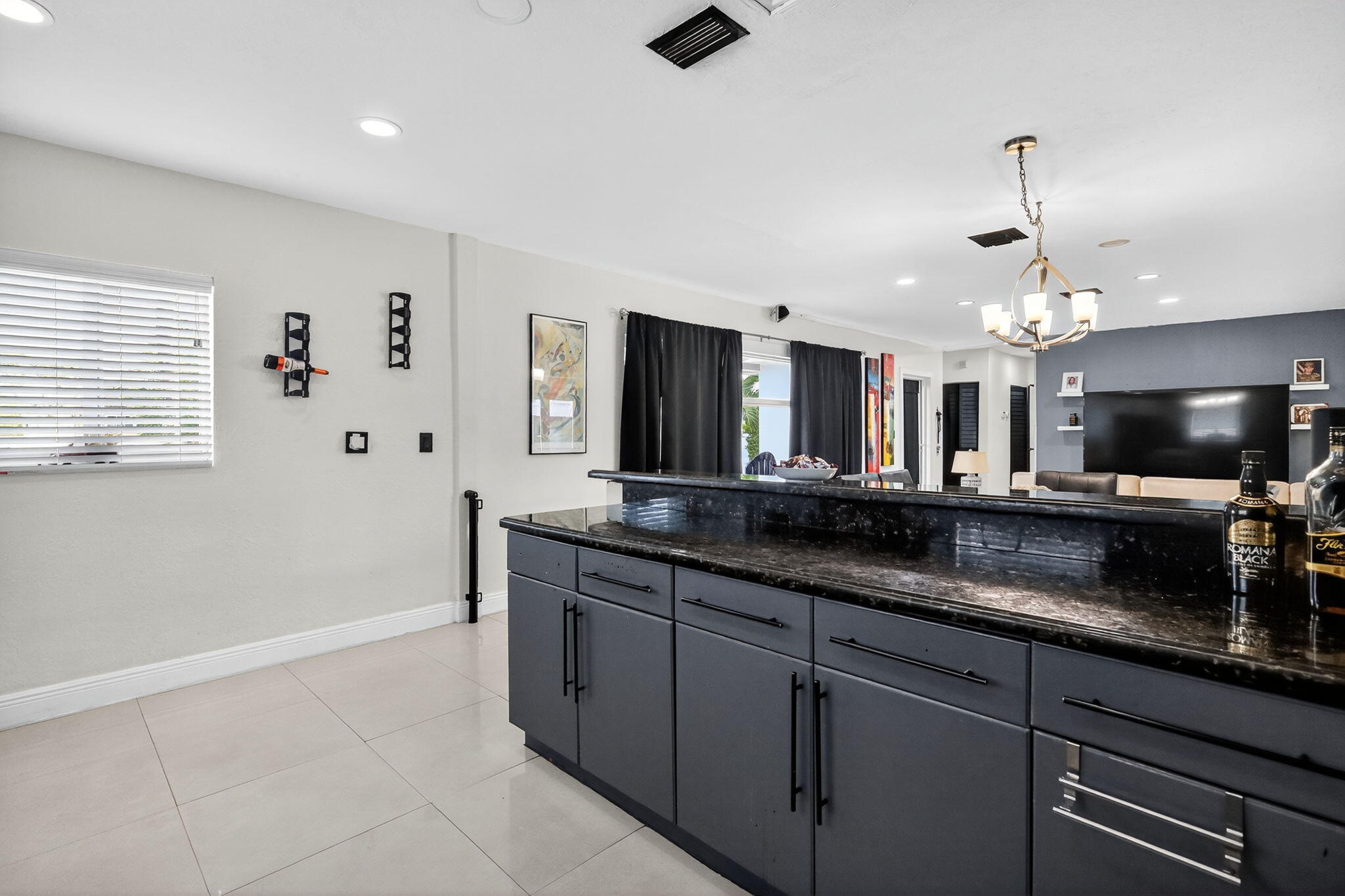 6120 Northwest 110th Terrace Hialeah, FL 33012 - Photo 14 of 64 13-web-or-mls-8H3A1675