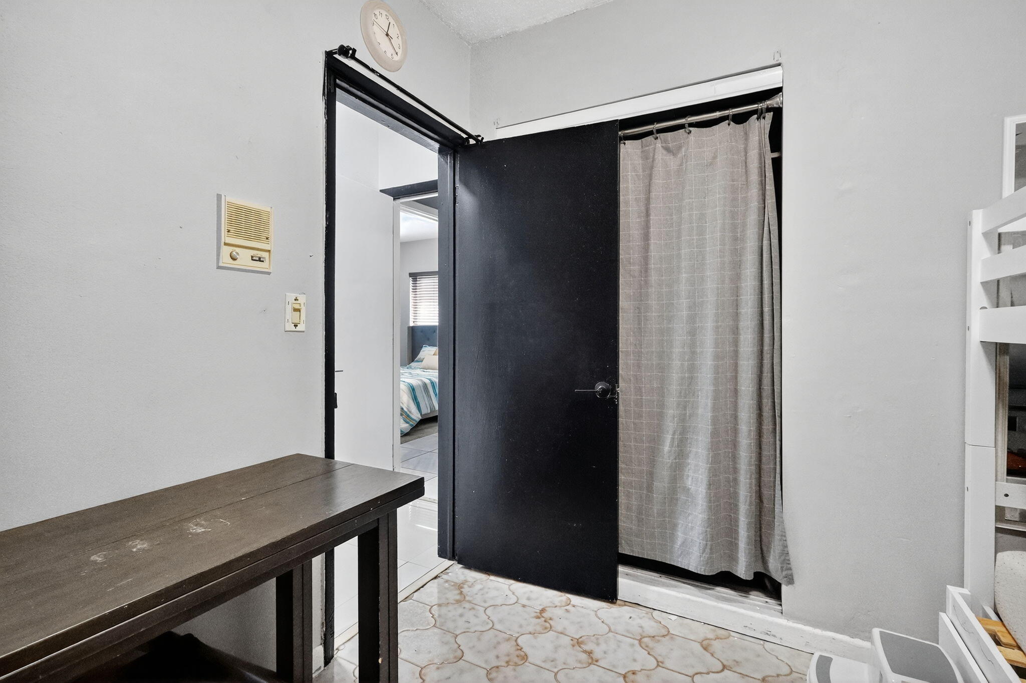 6120 Northwest 110th Terrace Hialeah, FL 33012 - Photo 28 of 64 28-web-or-mls-8H3A1756