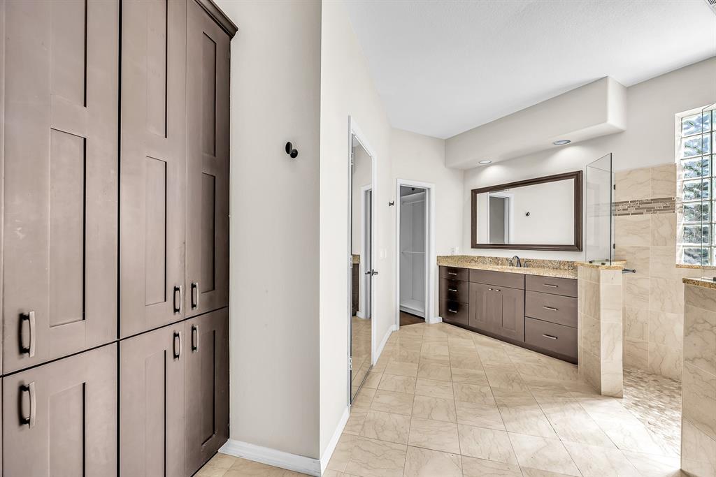 3504 Old Course Lane Valrico, FL 33596 - Photo 23 of 59 a view of a kitchen with electric appliances