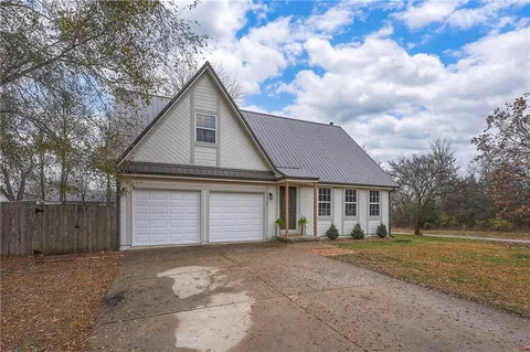 $339,950 | 13741 Lawrence Avenue, Bonner Springs, KS 66012