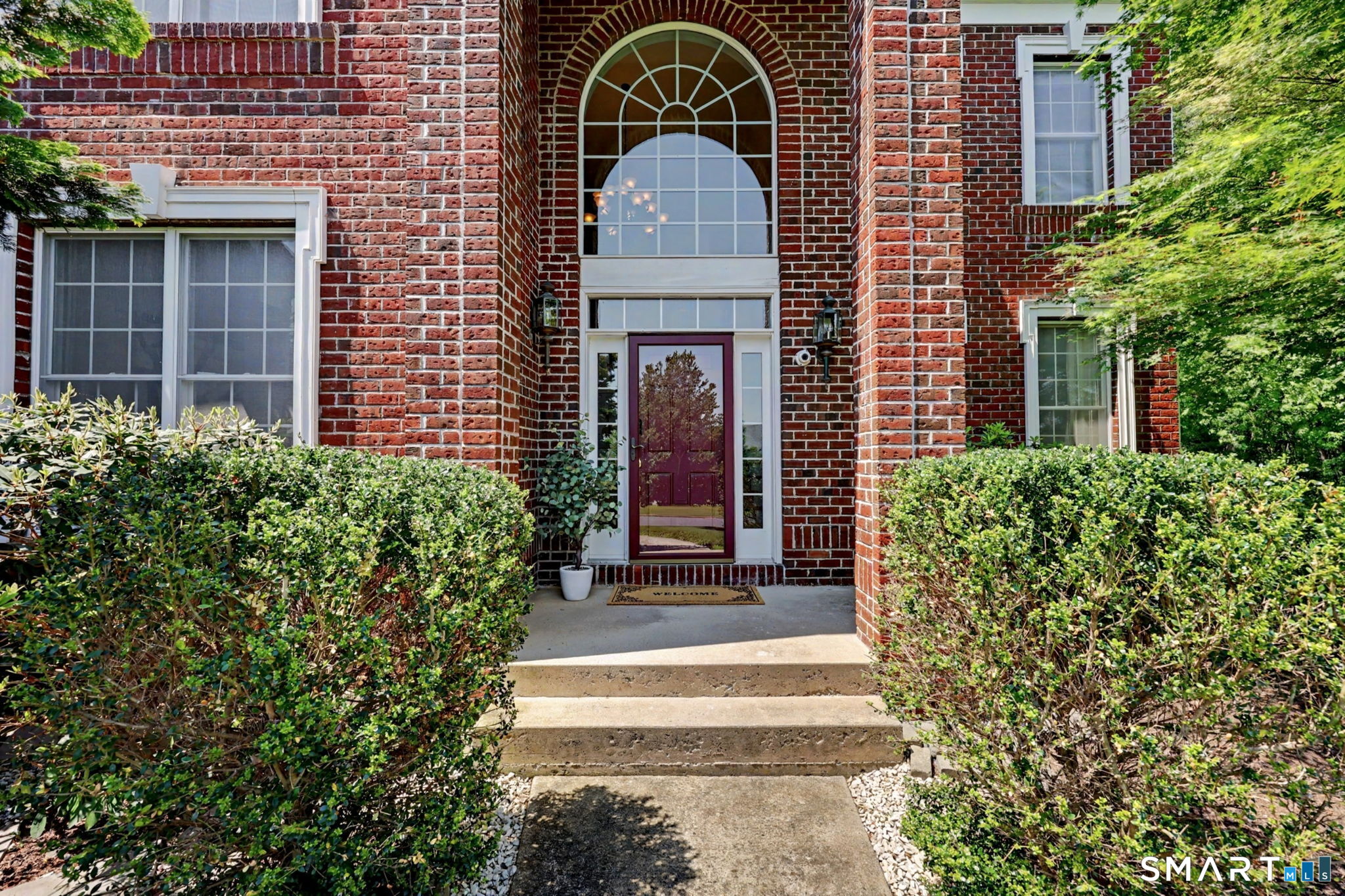 60 Wabuda Place Shelton, CT 06484 - Photo 6 of 40 Covered Front Entry