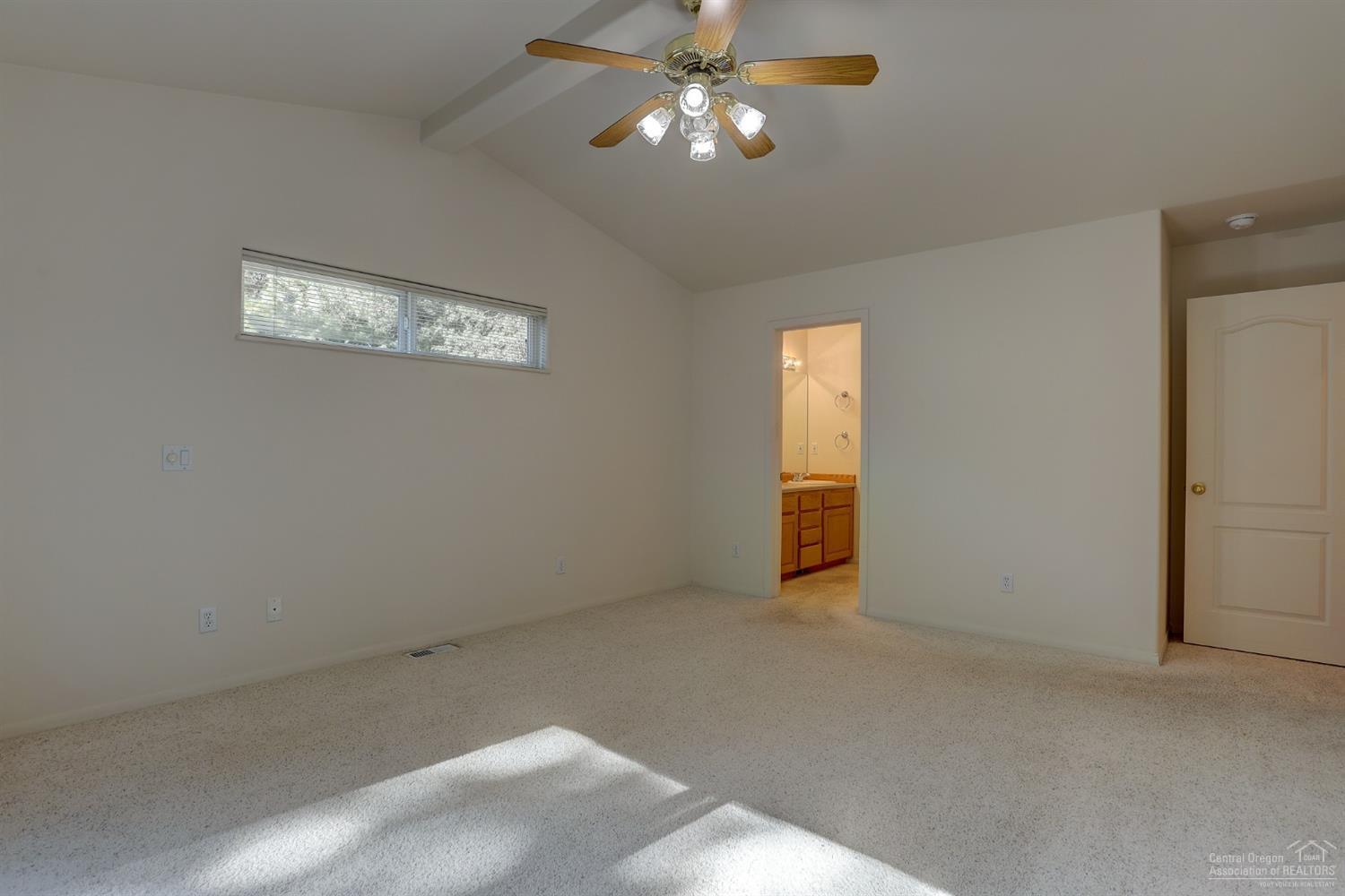 20443 Rae Road Bend, OR 97702 - Photo 14 of 25 Gallery Image 14