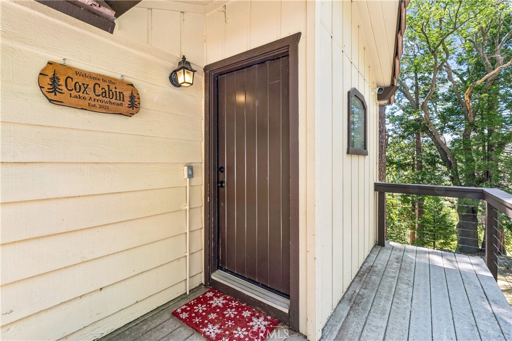 686 Grass Valley Road Lake Arrowhead, CA 92352 - Photo 5 of 55