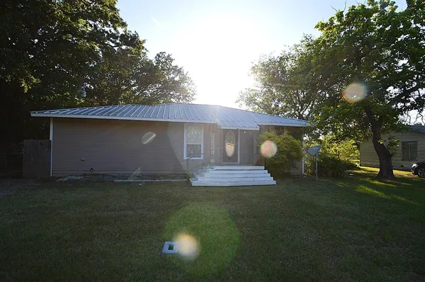 $1,500 | 201 Kirk Lane, West Tawakoni, TX 75474
