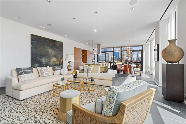 $2,295,000 | 400 West Huron Street, Unit 801, Chicago, IL 60654