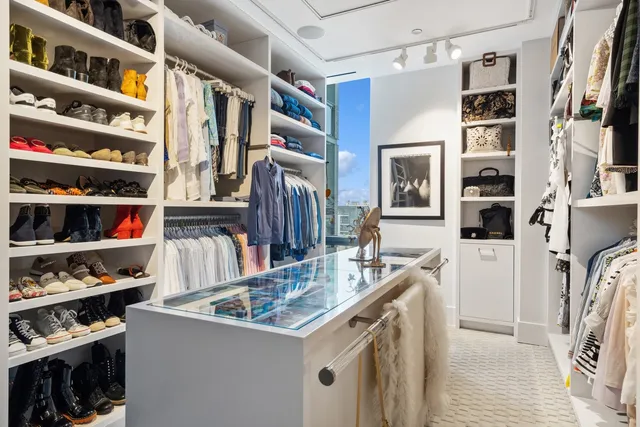 $2,295,000 | 400 West Huron Street, Unit 801, Chicago, IL 60654