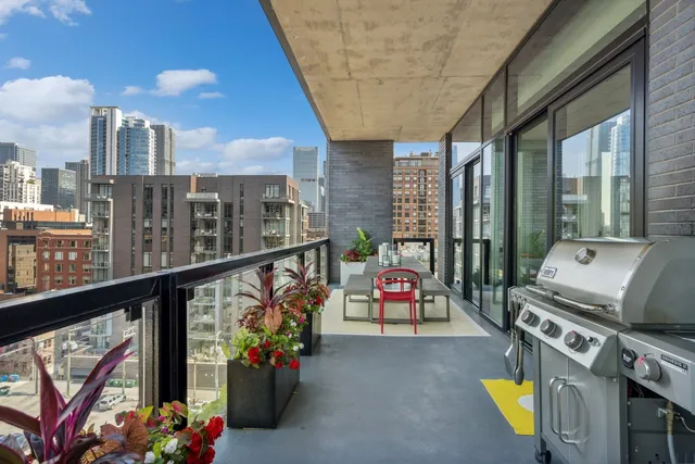 $2,295,000 | 400 West Huron Street, Unit 801, Chicago, IL 60654