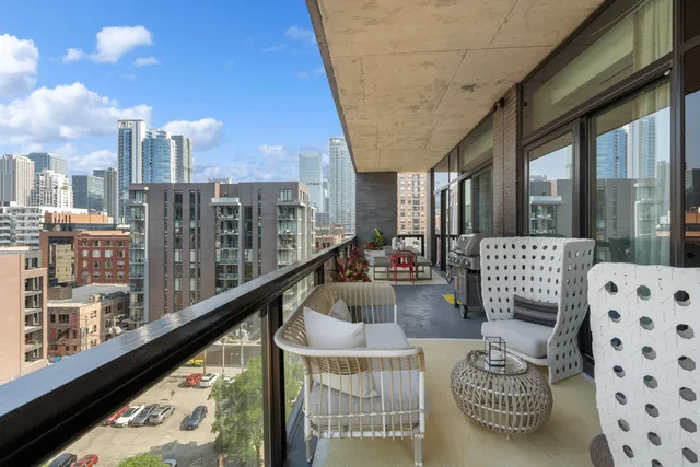 $2,295,000 | 400 West Huron Street, Unit 801, Chicago, IL 60654