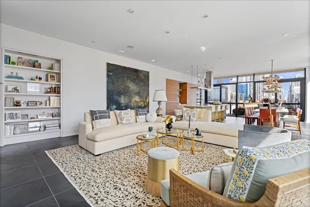 $2,295,000 | 400 West Huron Street, Unit 801, Chicago, IL 60654