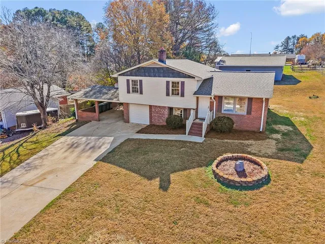 $315,000 | 252 Pilotview Loop, Madison, NC 27025