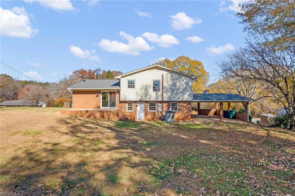 252 Pilotview Loop Madison, NC 27025 - Photo 8 of 29