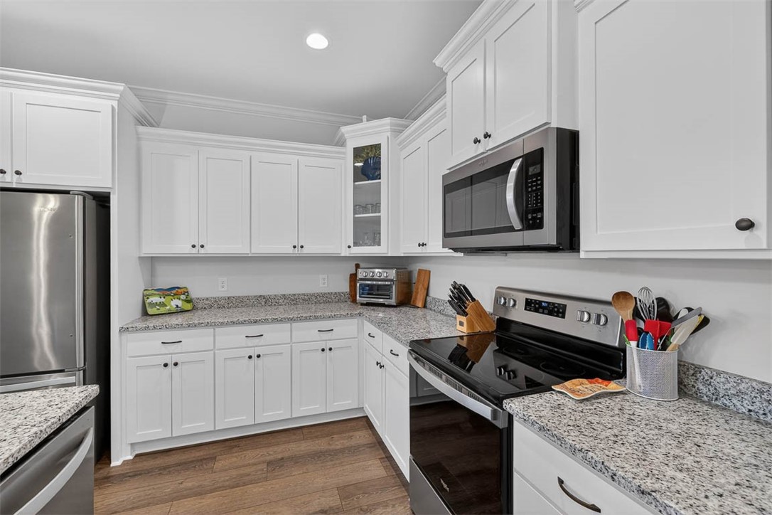 61 Allie Loop Brunswick, GA 31525 - Photo 7 of 34