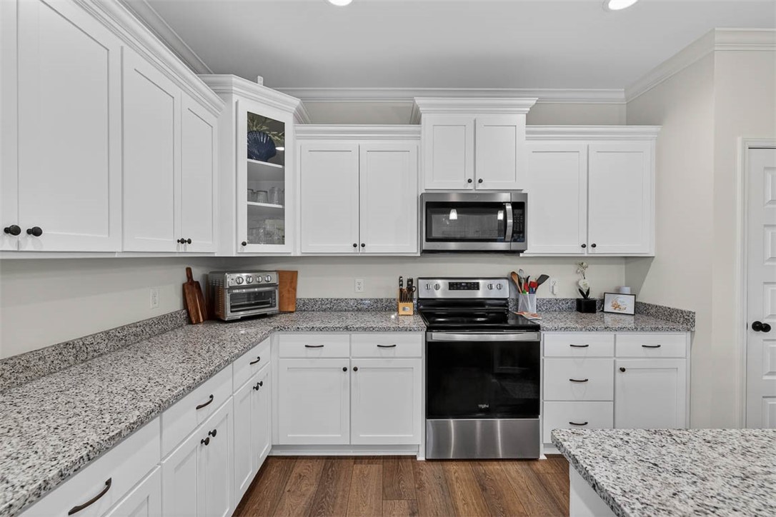 61 Allie Loop Brunswick, GA 31525 - Photo 8 of 34