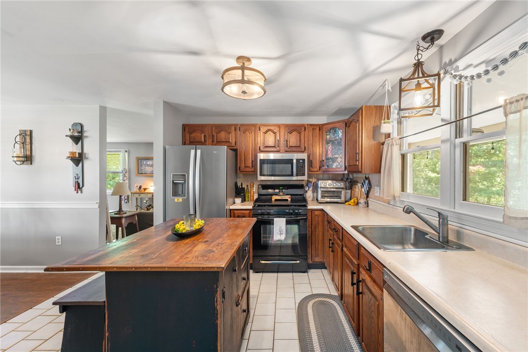 216 Cranston Street Woonsocket, RI 02895 - Photo 6 of 18 Gallery Image 6