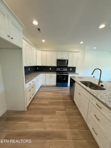 $364,900 | 7356 Whispering Creek Lane, Powell, TN 37849