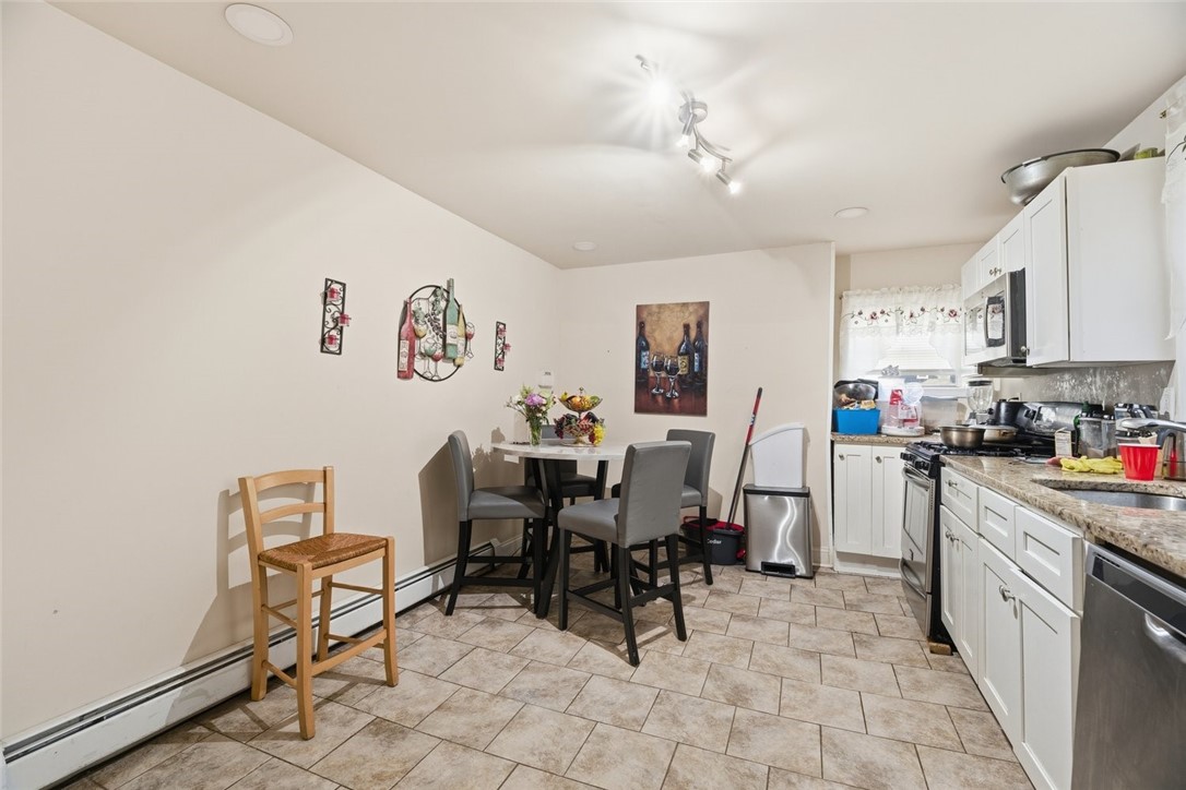 175 Montgomery Avenue Providence, RI 02905 - Photo 21 of 24
