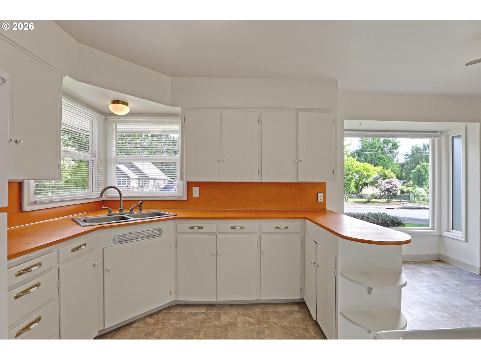 11720 Southwest 11th Street Beaverton, OR 97005 - Photo 12 of 31 Kitchen