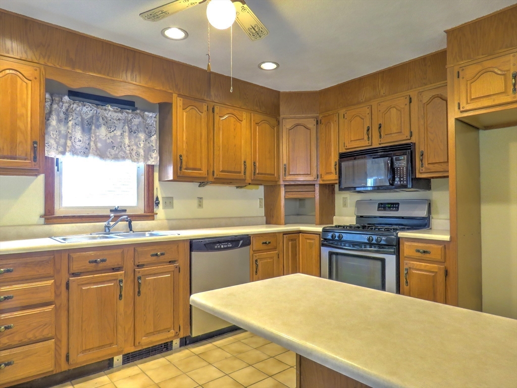 14 Morrison Road Braintree, MA 02184 - Photo 3 of 24 Gallery Image 3