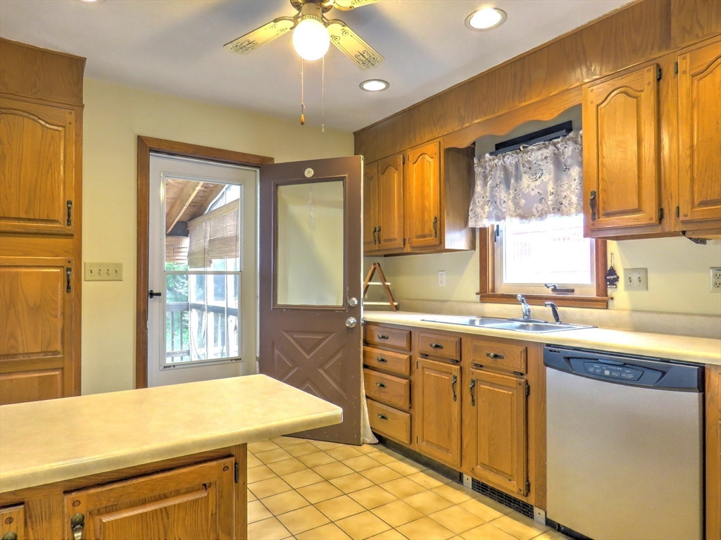 14 Morrison Road Braintree, MA 02184 - Photo 5 of 24 Gallery Image 5