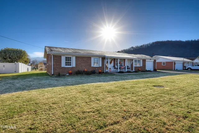 $394,900 | 153 Southgate Drive, Elizabethton, TN 37643