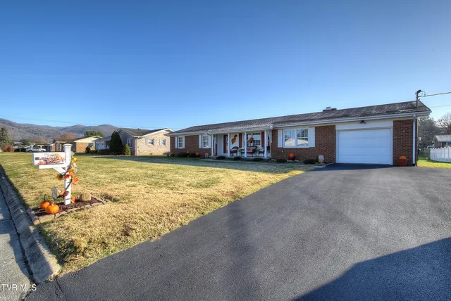 $394,900 | 153 Southgate Drive, Elizabethton, TN 37643
