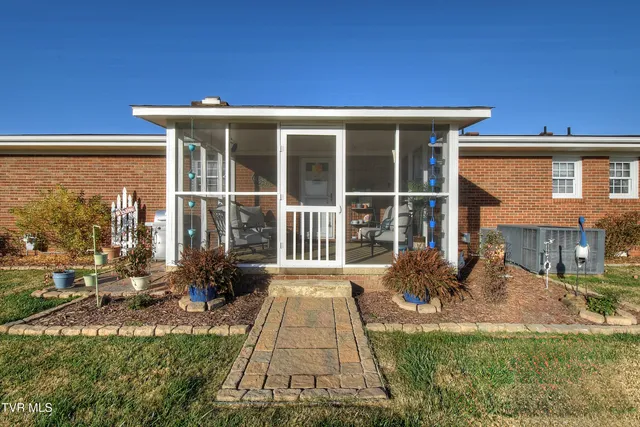 $394,900 | 153 Southgate Drive, Elizabethton, TN 37643