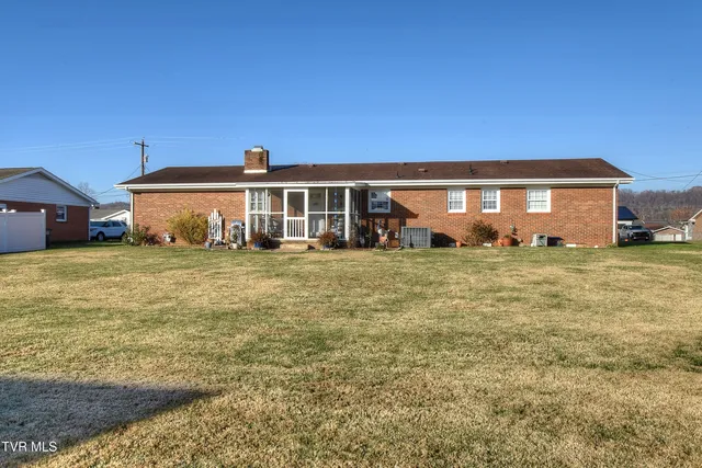 $394,900 | 153 Southgate Drive, Elizabethton, TN 37643