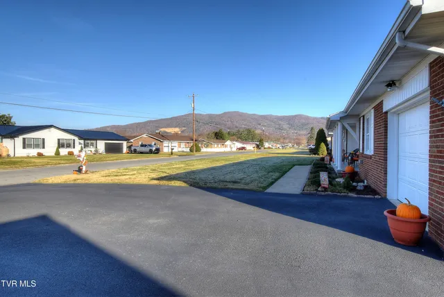 $394,900 | 153 Southgate Drive, Elizabethton, TN 37643